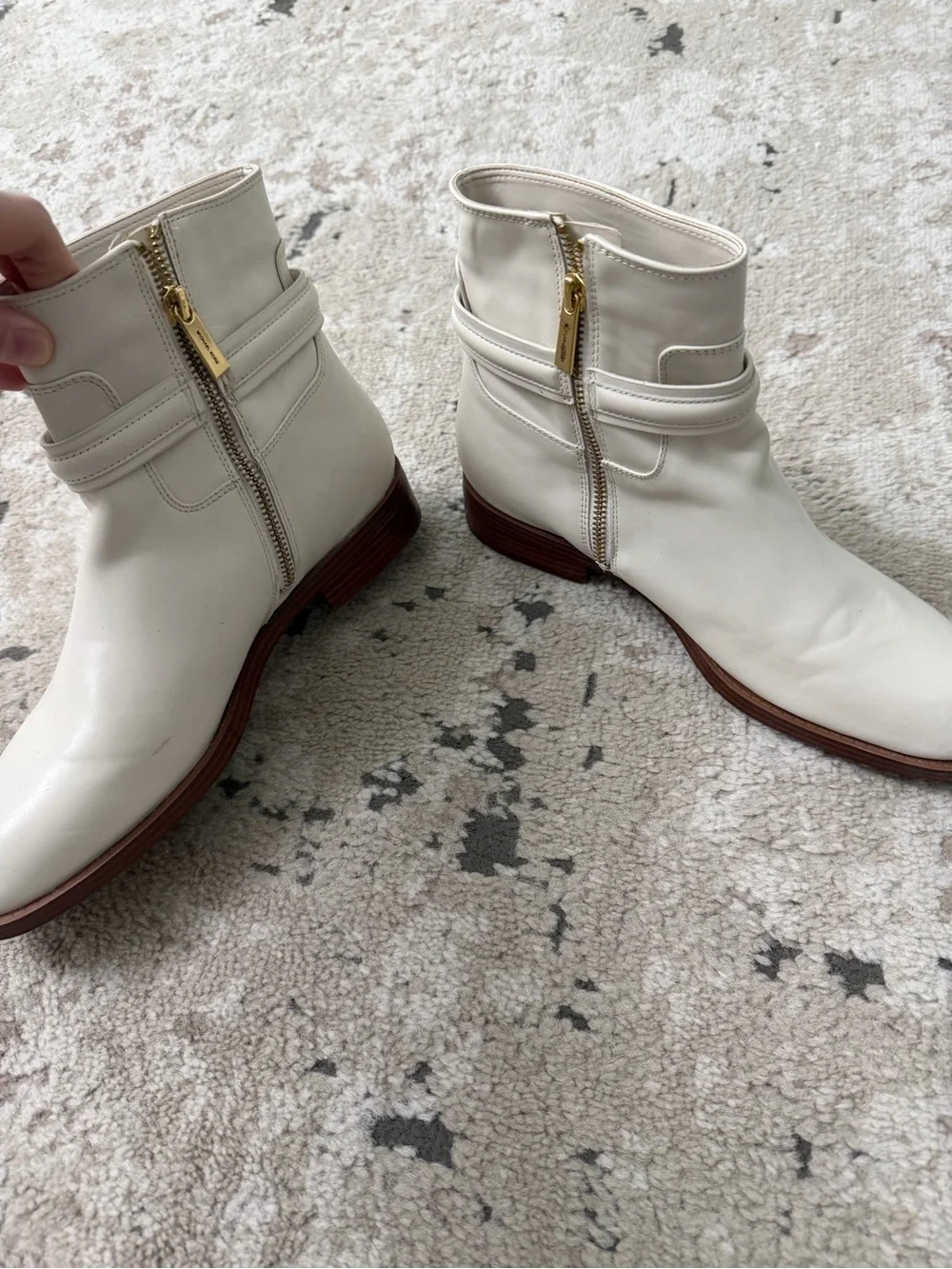 Michael Kors Mindy Leather Boots in Ivory Size 9